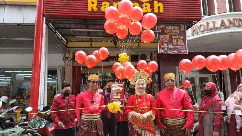 The Bolu Rampah yang hari ini, Jumat (5/11/2021), membuka cabang kedelapan yang terletak di Jalan Letjen Hertasning, Nomor 11, Kota Makassar.