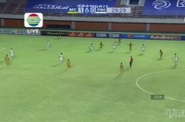 Babak Pertama, PSM Makassar Tertinggal Satu Gol dari Bhayangkara