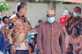 Jaga Keberagaman, Bupati dan Wabup Wajo Kompak Berbaur dengan Jemaat Gereja di Pesta Panen