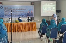 Erna Rasyid Taufan Buka Sosialisasi Pola Asuh Anak dan Remaja Cegah Stunting