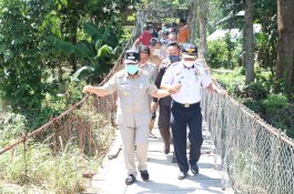 Wali Kota Palopo Beri Bantuan Korban Banjir di Kecamatan Tellawanua