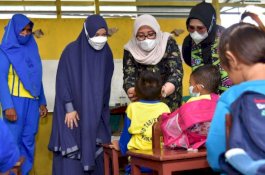 Naoemi Octarina Tinjau Pelaksanaan Program Koper Kasih Sayang di Rusunawa