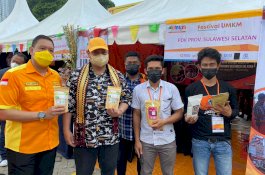 Kunjungi Stand Kosgoro Sulsel, Airlangga Hartanto Kagumi Teh Kelor dari Bantaeng