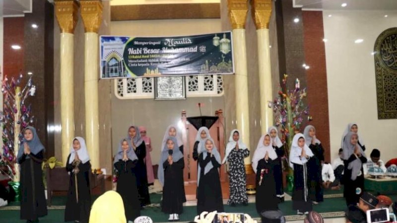 Perayaan Maulid di Masjid Babul Khaer Jalan Korban 40.000 Jiwa Kelurahan Wala Walaya Kecamatan Tallo, Rabu (20/10/2021).
