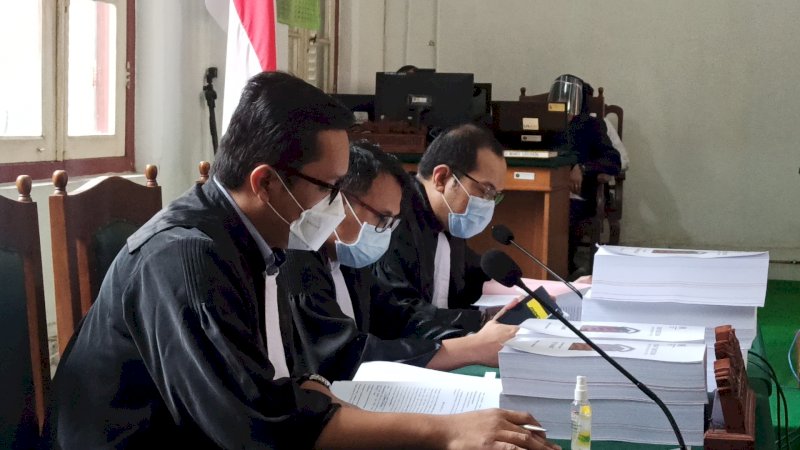 Pembacaan tuntutan dilakukan dalam persidangan di Pengadilan Tindak Pidana Korupsi (Tipikor) Makassar, Senin (15/11/2021).
