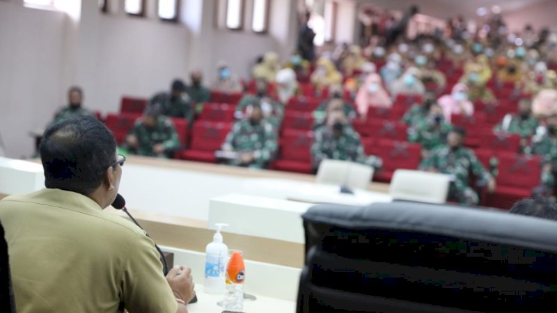 Rapat koordinasi Pemkot Makassar-Dandim 1408 BS terkait pelaksanaan vaksin di Ruang Sipakatau Kantor Balaikota Makassar, Senin (15/11/2021).