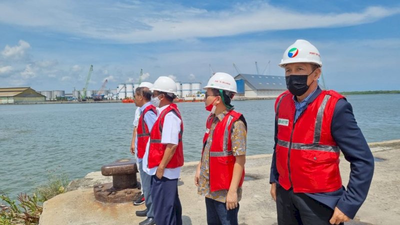 Tinjau Pelabuhan Belawan, Komisaris Pelindo Sukriansyah S Latief Minta Potensi Ekonomi Digarap Serius