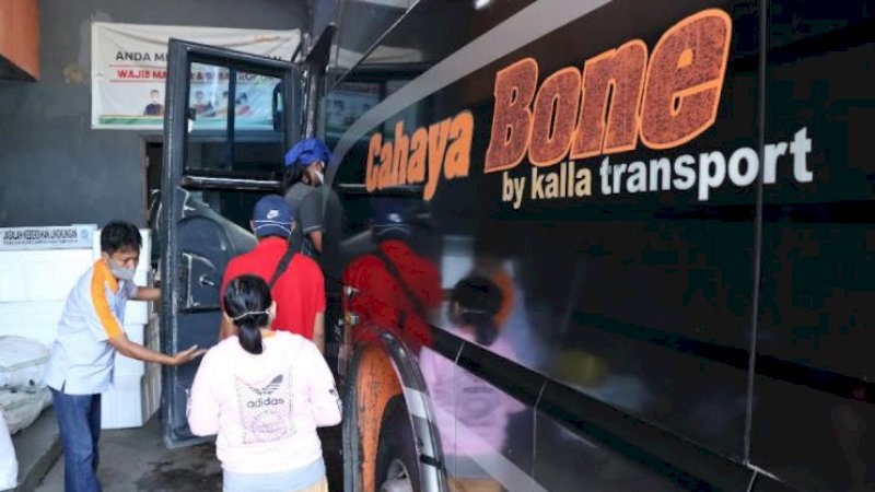Cahaya Bone, Perusahaan Otobus (PO) milik Kalla Group.