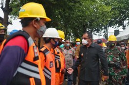 Tinjau Dua Posko Banjir, Danny Cek Kesiapan Satgas Drainase