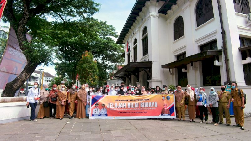Suasana ketika Dinas Kebudayaan Kota Makassar menyelenggarakan kegiatan Jelajah Nilai Budaya Kota Makassar dengan melibatkan perwakilan pelajar SD dan SMP di Kota Makassar pada tanggal 15 dan 16 November 2021.