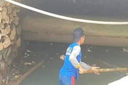 Pipa Besar Hambat Saluran Air, Satker PJN Wilayah III Sulsel Tuding Itu Milik PDAM Makassar