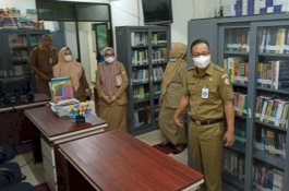 Jadi Rutinitas, Plt Sekwan Inspeksi Ruangan Usai Apel Pagi Setiap Pekan