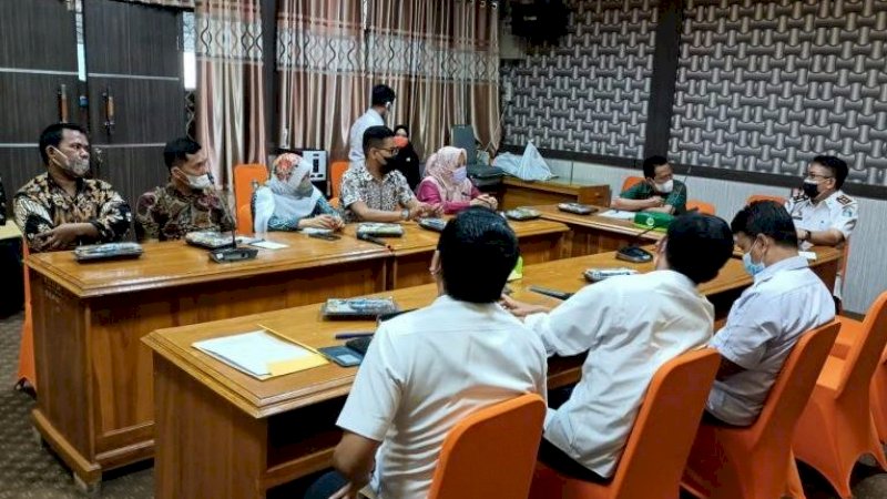 Pertemuan berlangsung di Ruang Rapat Bappeda Parepare, Kamis (18/11/2021).