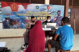 Serbuan Vaksinasi Maritim TNI AL Sasar Pulau Terpadat di Makassar