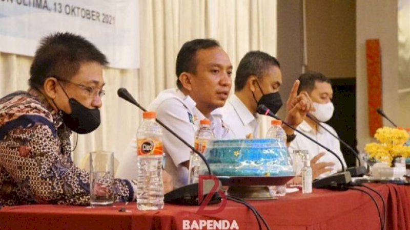 Bapenda Makassar undang wajib pajak sosialosasi penataan reklame. 