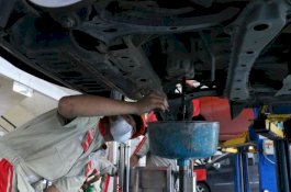 Servis Berkala di Kalla Toyota Gratis Oli, Air Accu, hingga Nitrogen