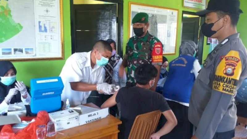 TNI-Polri Pantau Vaksinasi Masyarakat Umum hingga Pelajar di Kabupaten Takalar