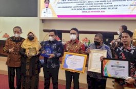 Wakil Bupati dan Ketua PKK Enrekang Terima 3 Penghargaan dari Pemprov Sulsel