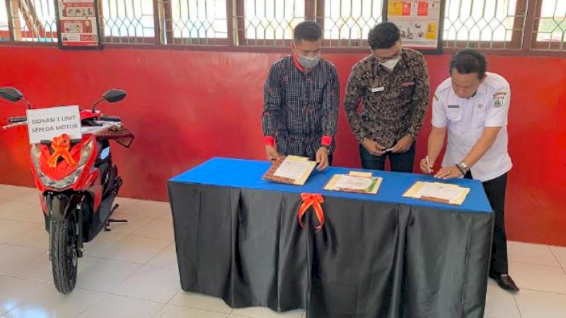 Asmo Sulsel resmikan SMK Negeri 1 Papalang, Kabupaten Mamuju, Sulawesi Barat, sebagai SMK teknik dan bisnis sepeda motor (TBSM) Astra Honda, Rabu (24/11/2021).