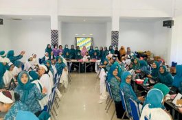Ibu-Ibu PKK Barru Dilatih Bikin Minuman Tradisional, Tata Rias, dan Urus Jenazah