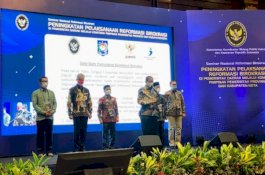 Bupati Wajo Bacakan Komitmen Implementasi Reformasi Birokrasi di Depan Dua Menteri