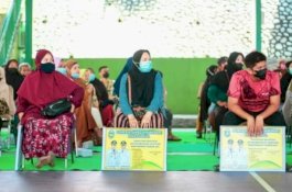 Wali Kota Parepare Serahkan 948 Paket Bantuan Pengembangan Ekonomi Masyarakat