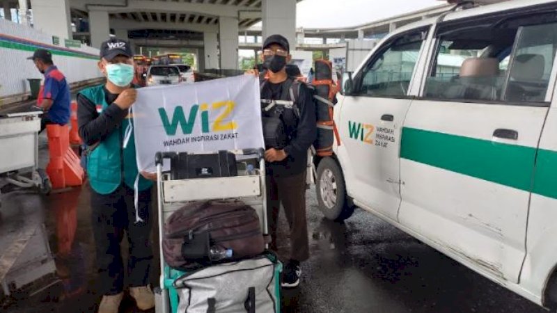 Relawan berangkat dari Bandara Sultan Hasanuddin Makassar, lalu transit di Bandara Ngurah Rai sebelum berangkat menuju Jawa Timur.