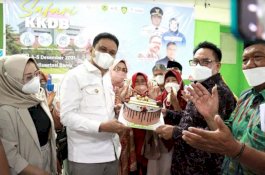 Hadiri Safari KKDB Barru, Bupati Suardi Saleh Dapat Hadiah Kejutan