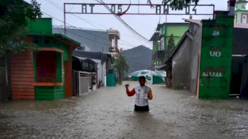 Banjir di Kecamatan Biringkanaya, Ratusan Warga Mengungsi di Masjid