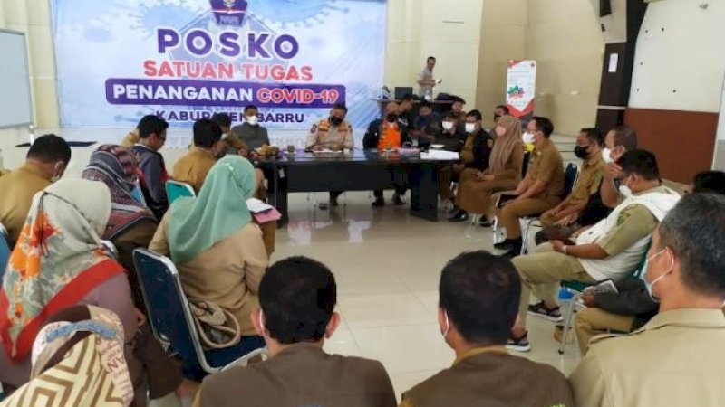Rapat koordinasi (rakor) sinkronisasi data dan menghimpun informasi dampak bencana yang terjadi di Kabupaten Barru, Selasa (7/12/2021).