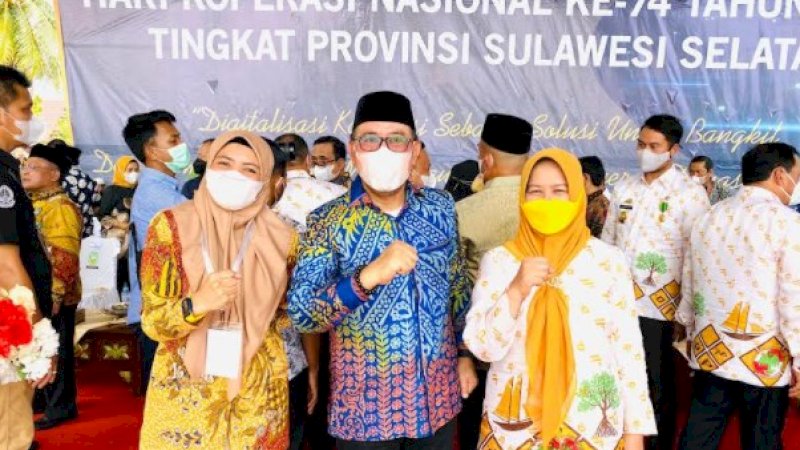 Dari kiri; Suhartina Bohari, Nirwan Arifuddin, dan Andi Kartini Ottong. 