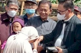 DPP KKDB Salurkan Bantuan untuk Korban Bencana di Barru