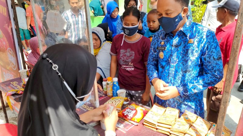 Cara Bupati Bantaeng Genjot Vaksinasi: Turun Langsung Memantau hingga Traktir Warga