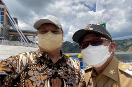 Airlangga dan Taufan Pawe Bantu Korban Gempa di Pasilambena dan Pasimarannu Selayar