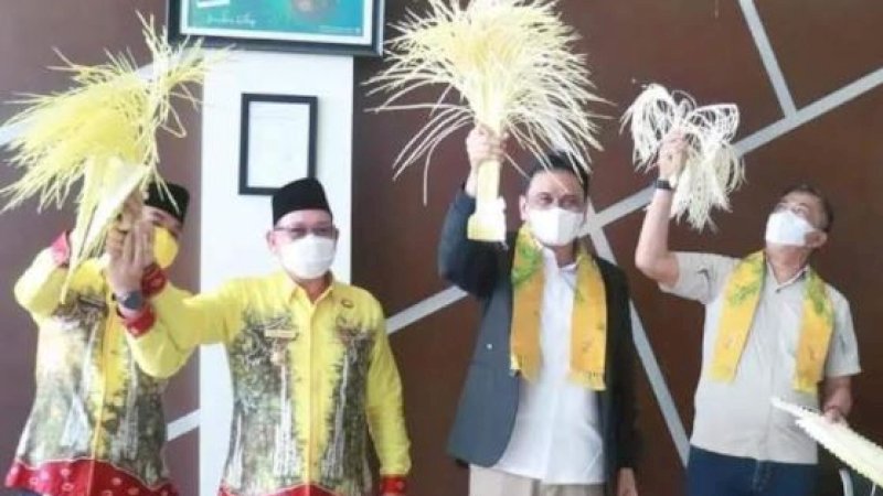 Momen pertemuan Bupati Barru, Suardi Saleh, dengan Bupati Kotabaru, Sayed Jafar Al Idrus.