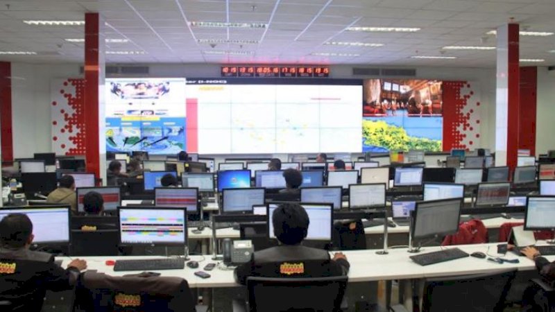 Indosat Ooredoo mengaktifkan Command Center fisik terpusat selama perayaan Natal dan tahun baru untuk memantau ketersediaan dan kualitas jaringan selama 24/7.