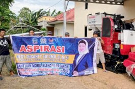 DSS'MO Serahkan Bantuan Mobil Combine kepada Apdesi Tanasitolo Wajo