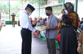 Pemkot Parepare Serahkan Bantuan 84 Kelompok Usaha