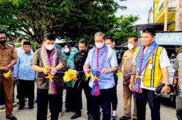 Bupati Wajo Dampingi Anggota Komisi V DPR RI Muhammad Aras Resmikan BPM Kotaku di Siengkang