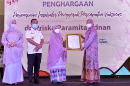 Priska Adnan Raih Penghargaan Perempuan Inspirator Penggerak Percepatan Vaksinasi