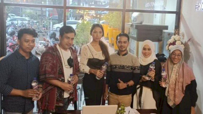 Konferensi pers jelang Wedding Expo dan Seminar Tren Makeup Artist (MuA) 2022 di salah satu kafe di Jalan Letjen Hertasning, Kamis (30/12/2021).