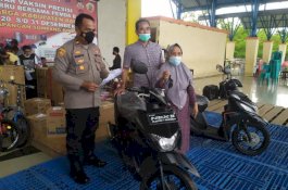 Polres-Pemkab Barru Umumkan Undian Vaksin, Dua Warga Menangkan Motor