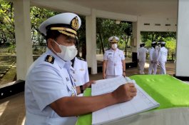 Jelang HUT Ke-59, Kowal Lantamal VI Ziarah dan Tabur Bunga ke TMP Panaikang