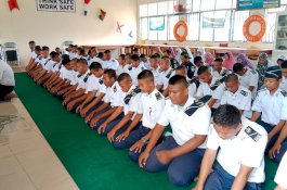 Taruna-Taruni SMK Pelayaran Barru Zikir Bersama Awali Semester Baru