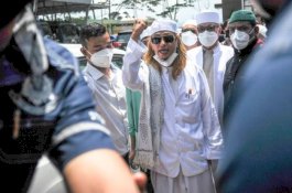 Bahar Smith Jadi Tersangka Penyebaran Berita Bohong, Langsung Ditahan