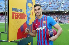 Baru Diperkenalkan Barcelona, Ferran Torres Positif COVID-19