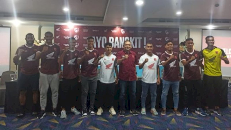 Proses perkenalan pemain baru ini dilangsungkan di Hotel Aryaduta, Kota Makassar, Sulawesi Selatan, Selasa (4/1/2022). (Foto: Usman Pala/Rakyatku.com)