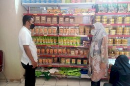 Motivasi Usaha Pelaku UMKM, Lurah Masale Kunjungi UMKM Mandiri Tati dan Markisa Mega Buana