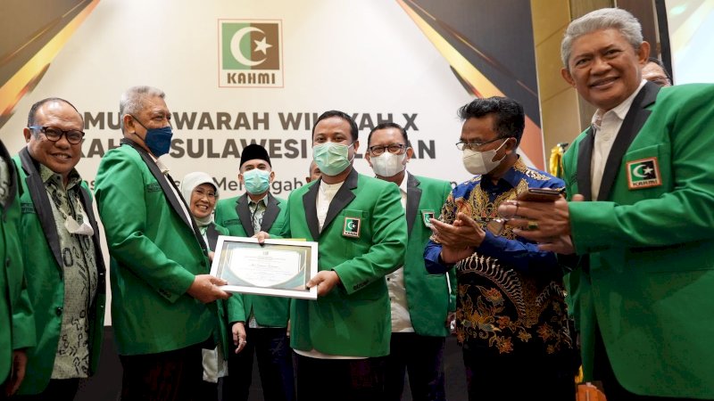 Plt Gubernur Sulsel, Andi Sudirman Sulaiman membuka acara Musyawarah Wilayah X KAHMI (Korps Alumni Himpunan Mahasiswa Islam) Sulawesi Selatan di Hotel Novotel, Makassar, Sabtu 15 Januari 2022.