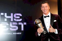 Kalahkan Messi (Lagi), Lewandowski Jadi Pemain Terbaik FIFA 2021